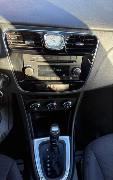 2013 Chrysler 200 - Image 7 of 9