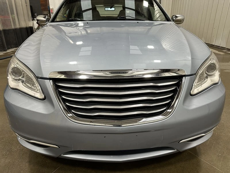 2013 Chrysler 200 - Image 18 of 20