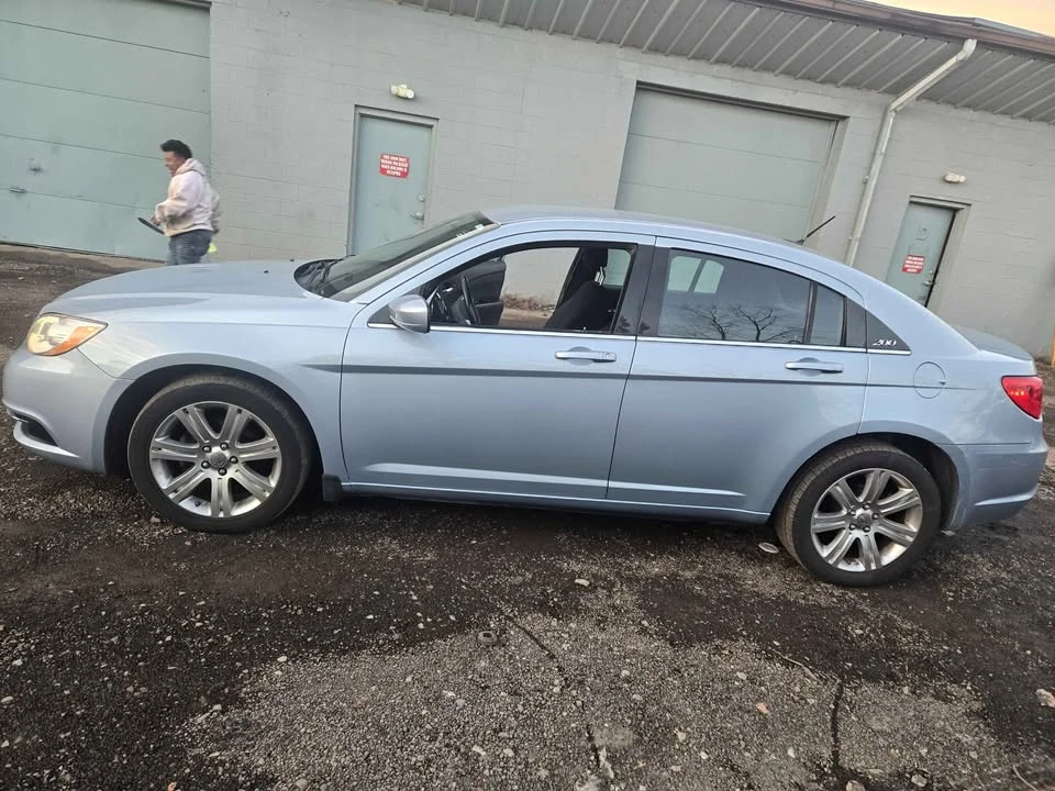 2013 Chrysler 200 - Image 6 of 14