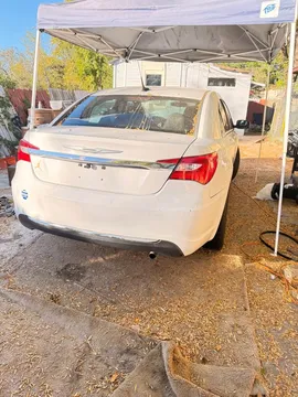 2013 Chrysler 200 200C Sedan 4D
