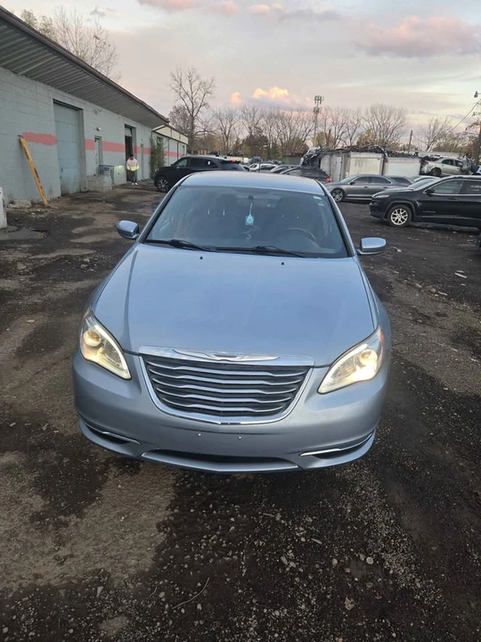 2013 Chrysler 200 - Image 8 of 14