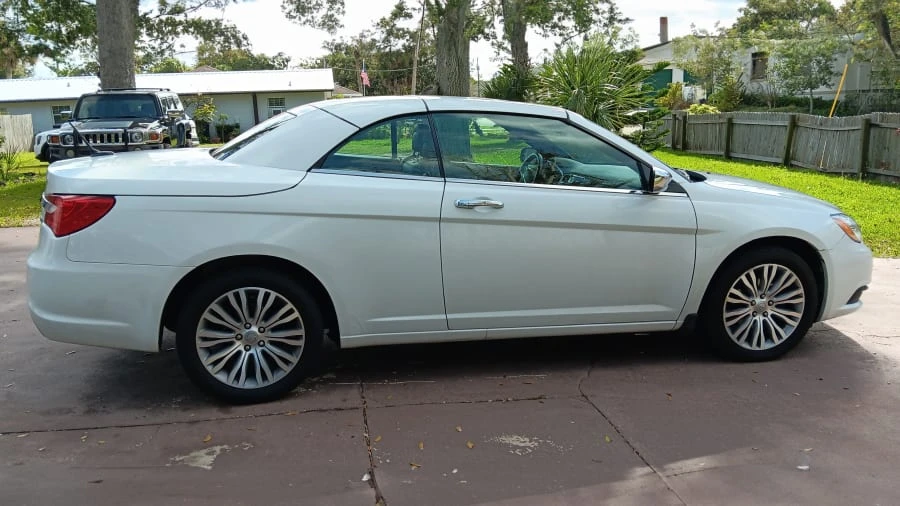 2013 Chrysler 200 - Image 2 of 15