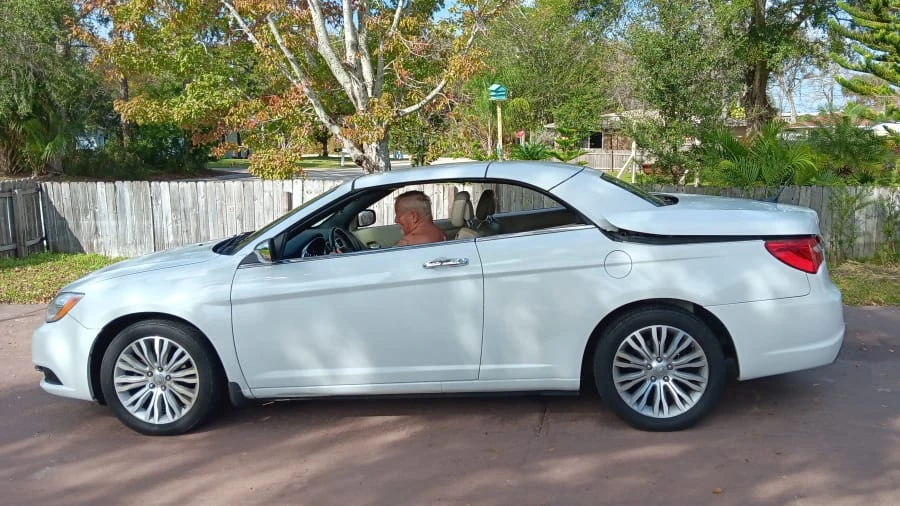 2013 Chrysler 200 - Image 13 of 15