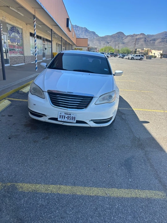 2013 Chrysler 200 - Image 3 of 10