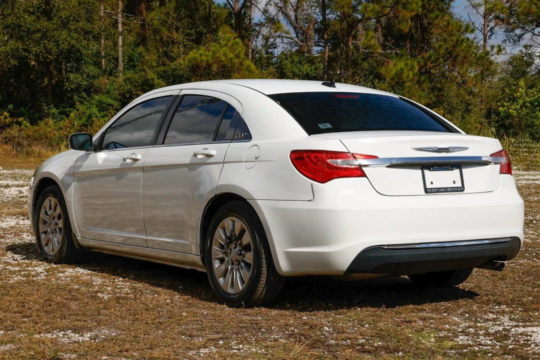 2013 Chrysler 200 - Image 5 of 21
