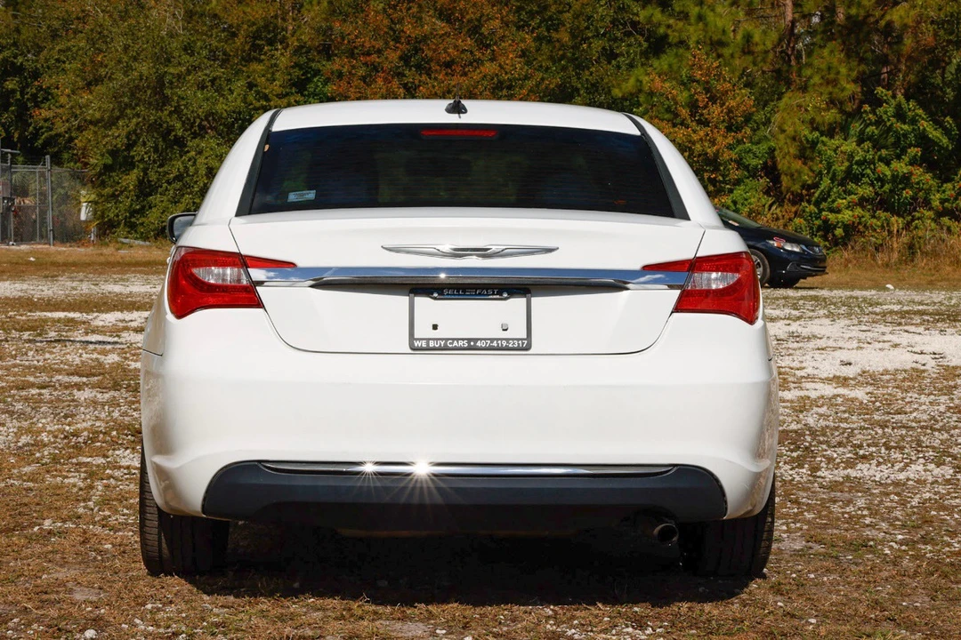 2013 Chrysler 200 - Image 7 of 21