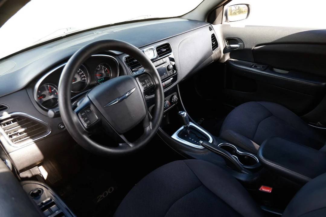 2013 Chrysler 200 - Image 4 of 21