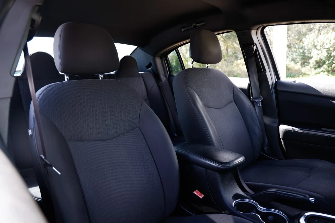 2013 Chrysler 200 - Image 18 of 21