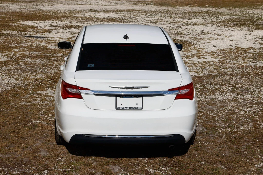 2013 Chrysler 200 - Image 9 of 21