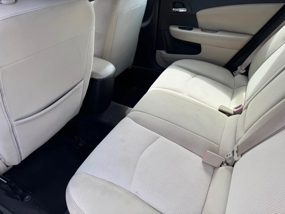 2013 Chrysler 200 - Image 8 of 10