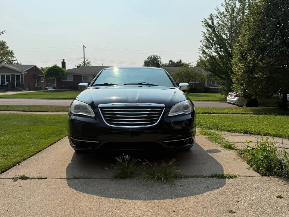 2013 Chrysler 200 - Image 2 of 6