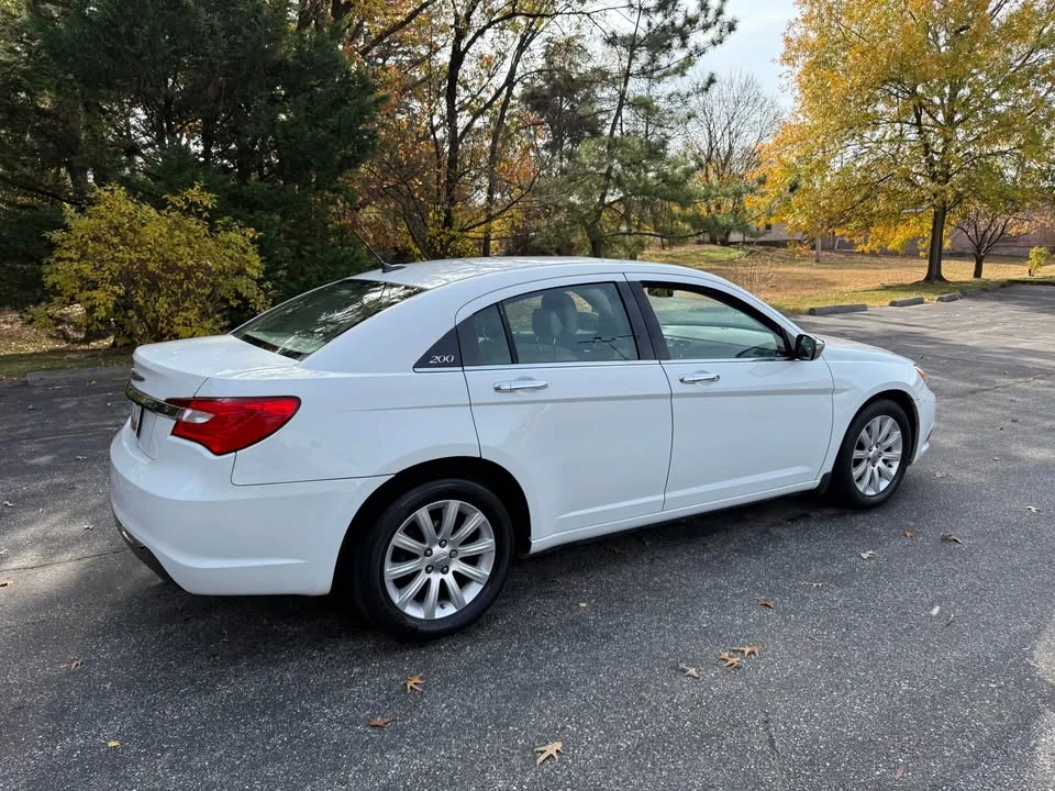 2013 Chrysler 200 - Image 3 of 11