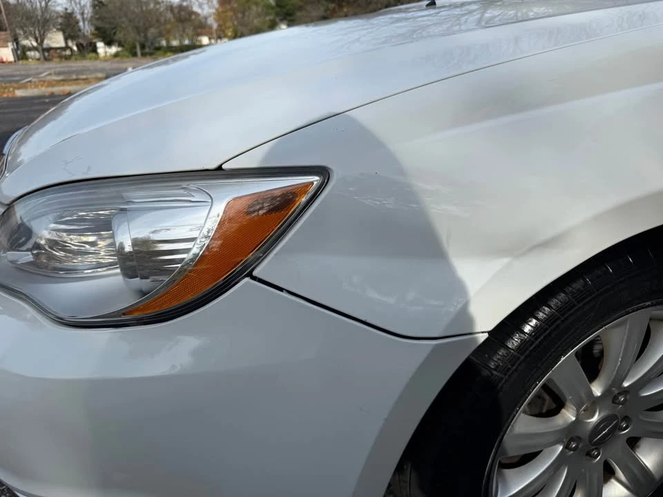 2013 Chrysler 200 - Image 6 of 11