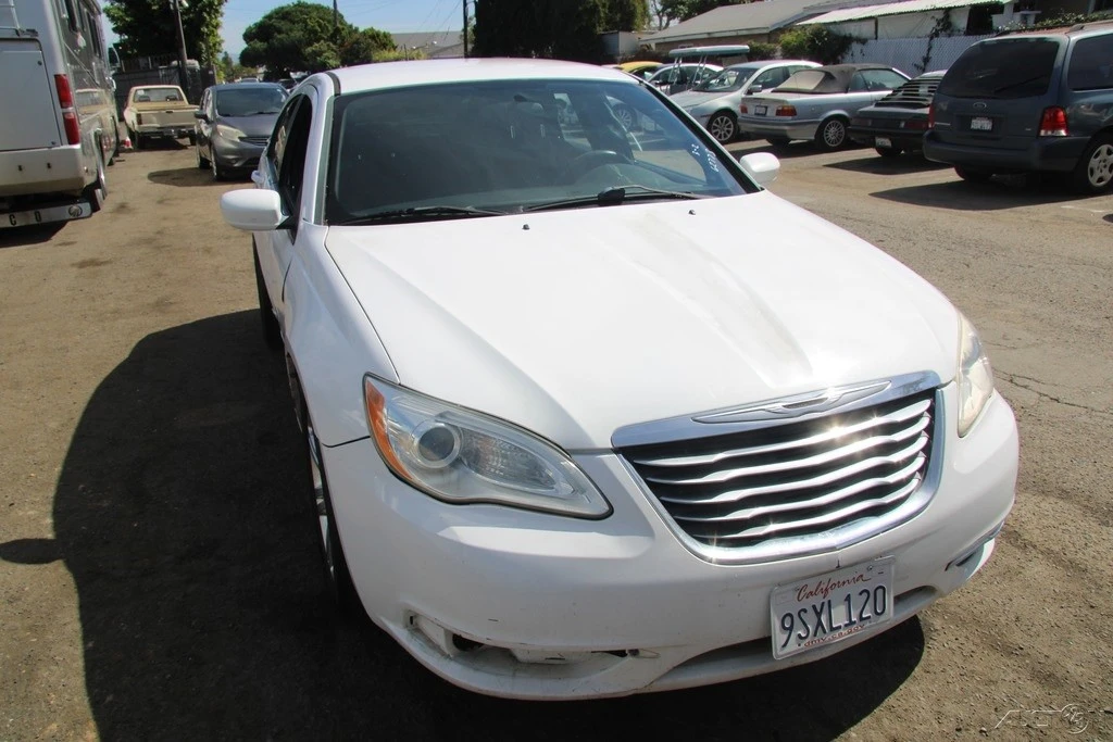 2013 Chrysler 200 - Image 8 of 21