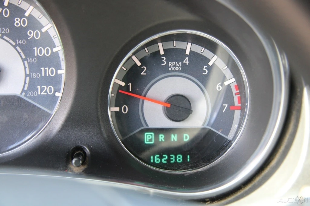 2013 Chrysler 200 - Image 16 of 21