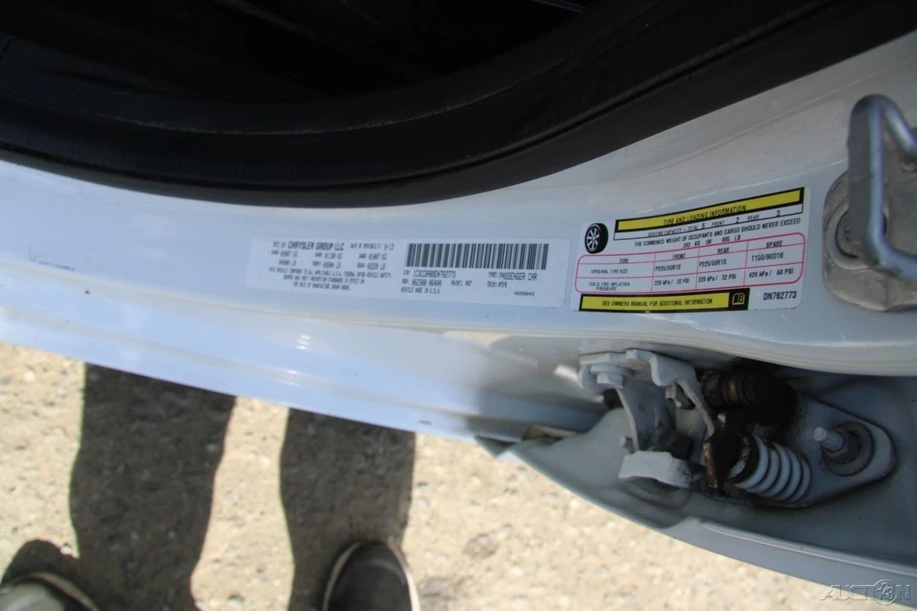 2013 Chrysler 200 - Image 10 of 21