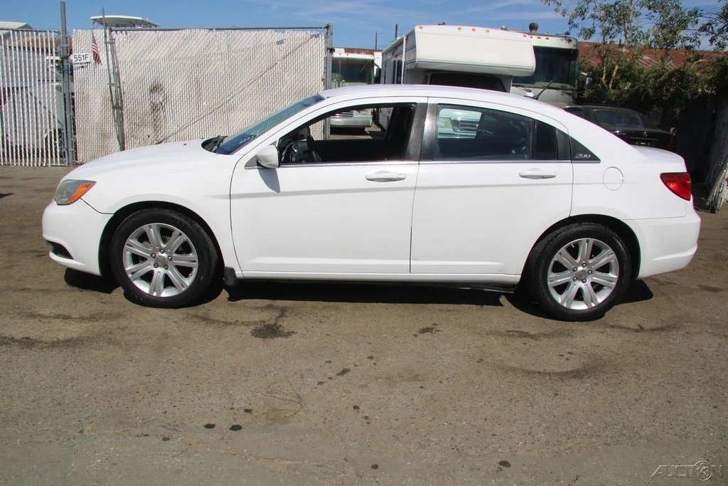 2013 Chrysler 200 - Image 3 of 21