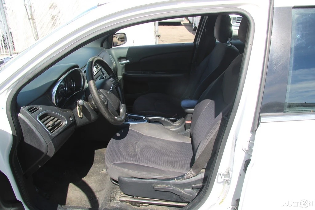 2013 Chrysler 200 - Image 12 of 21