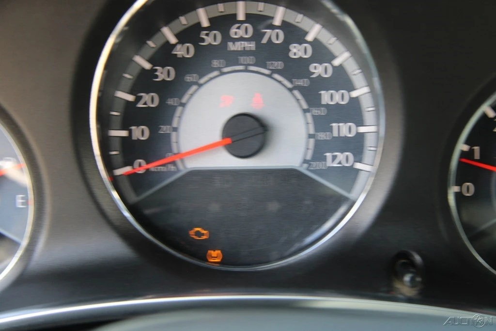 2013 Chrysler 200 - Image 15 of 21