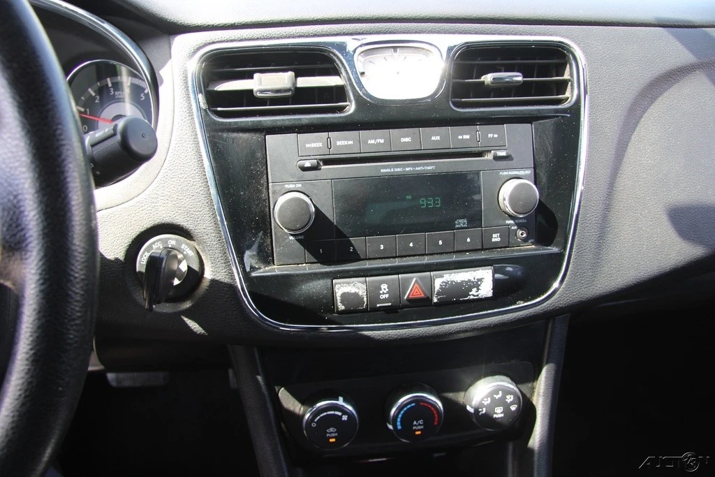 2013 Chrysler 200 - Image 17 of 21