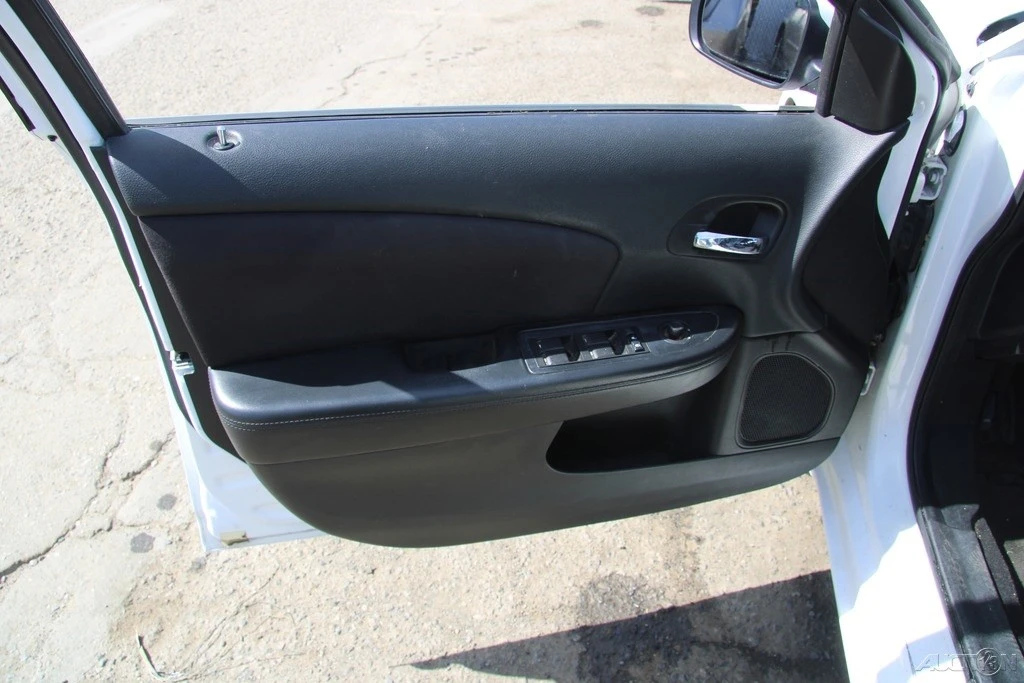 2013 Chrysler 200 - Image 11 of 21