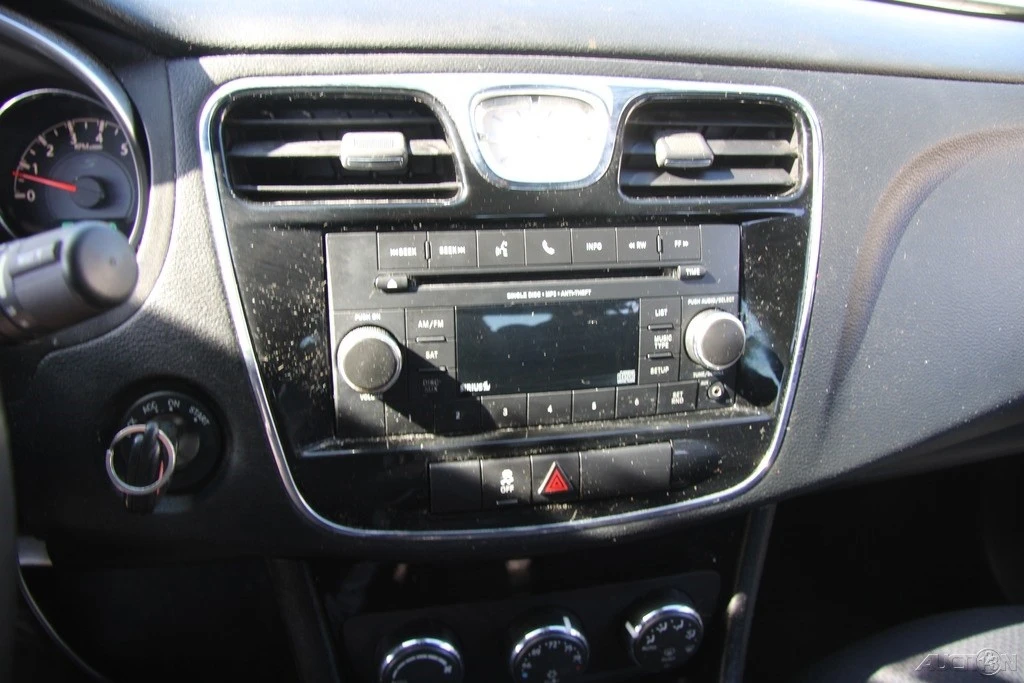 2013 Chrysler 200 - Image 16 of 21