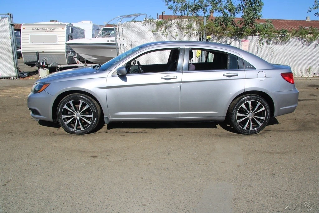 2013 Chrysler 200 - Image 3 of 21