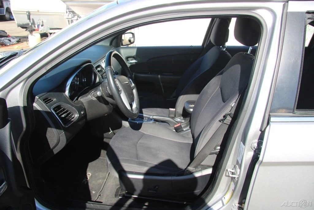 2013 Chrysler 200 - Image 12 of 21