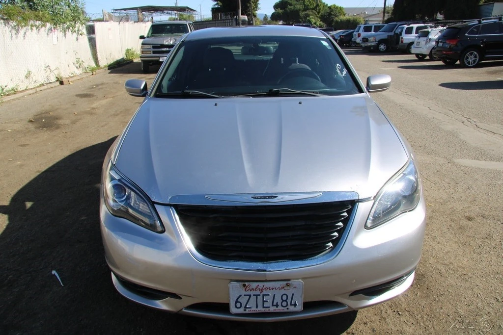 2013 Chrysler 200 - Image 9 of 21