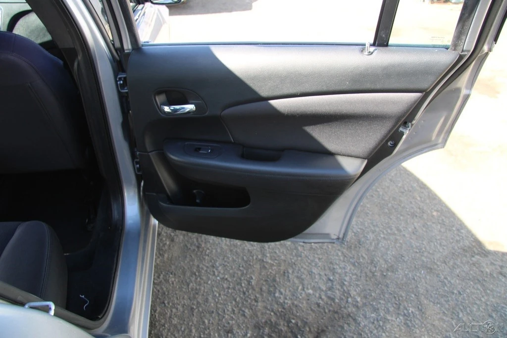 2013 Chrysler 200 - Image 20 of 21