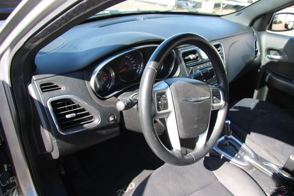 2013 Chrysler 200 - Image 13 of 21