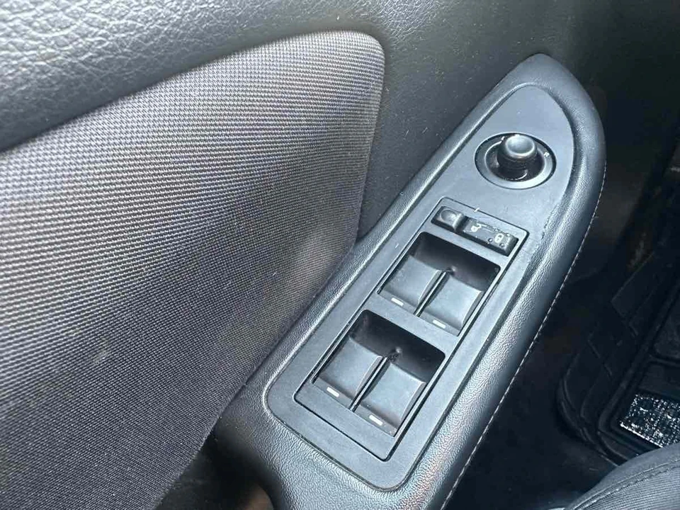 2013 Chrysler 200 - Image 15 of 15