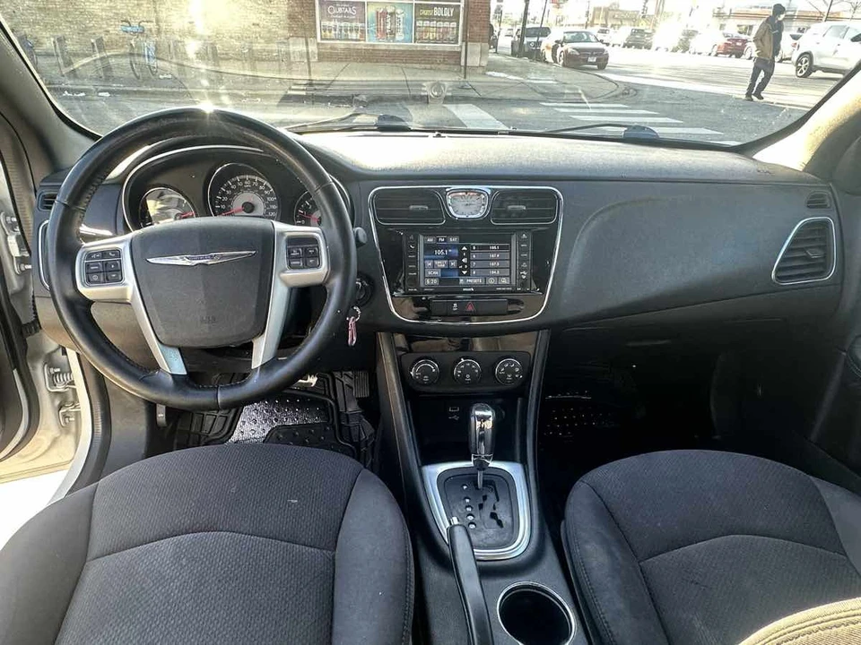 2013 Chrysler 200 - Image 12 of 15