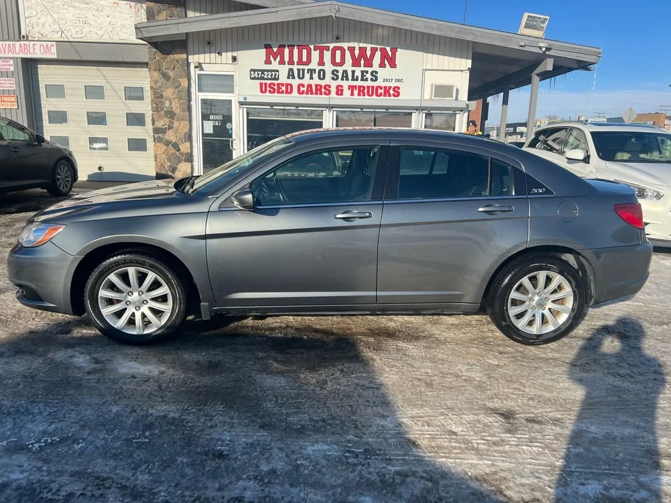2013 Chrysler 200 - Image 10 of 10