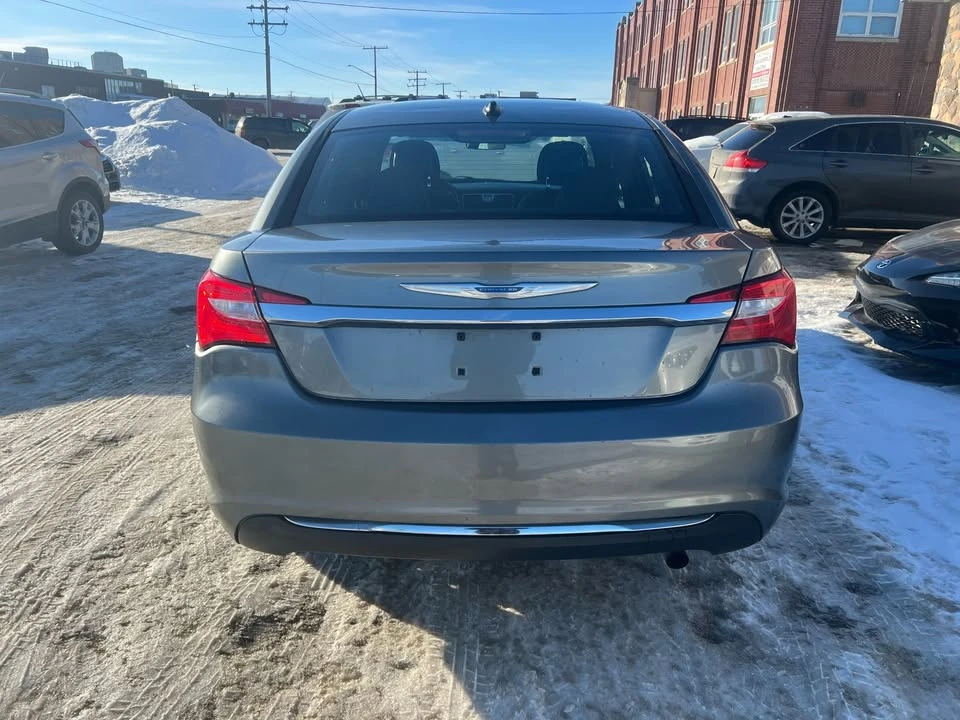 2013 Chrysler 200 - Image 7 of 10