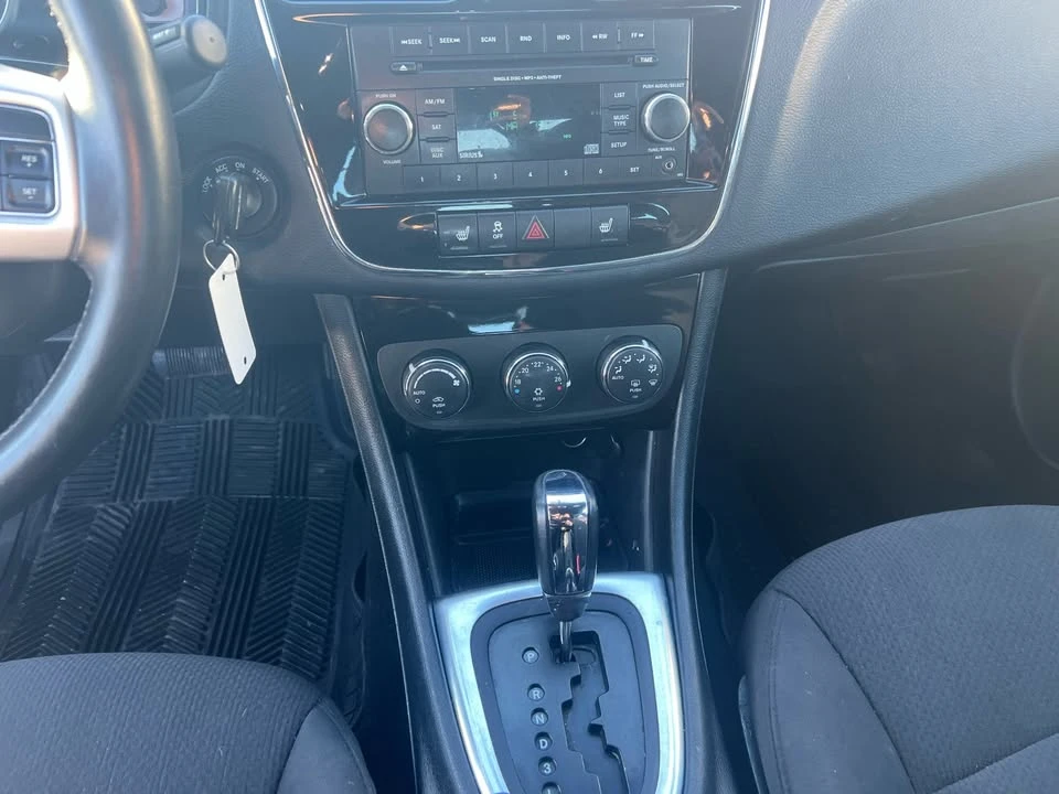 2013 Chrysler 200 - Image 6 of 10