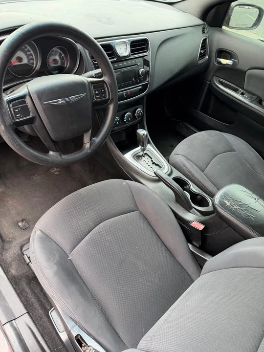 2013 Chrysler 200 - Image 4 of 6