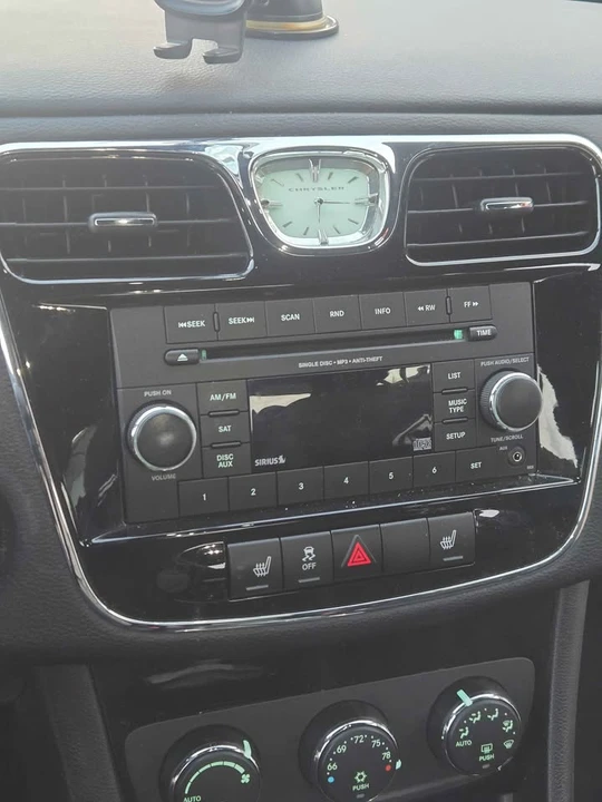 2013 Chrysler 200 - Image 9 of 19