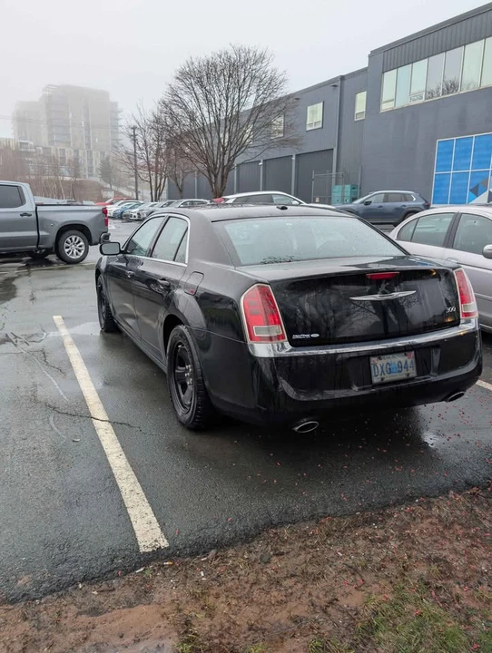 2013 Chrysler 300 (2005-2023) - Image 3 of 10