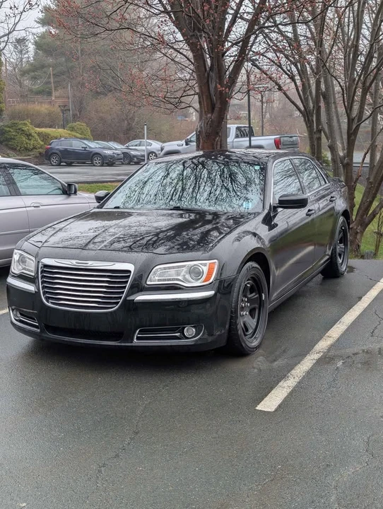 2013 Chrysler 300 (2005-2023) - Image 2 of 10