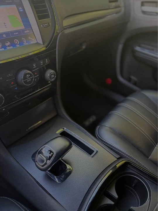 2013 Chrysler 300 (2005-2023) - Image 7 of 20
