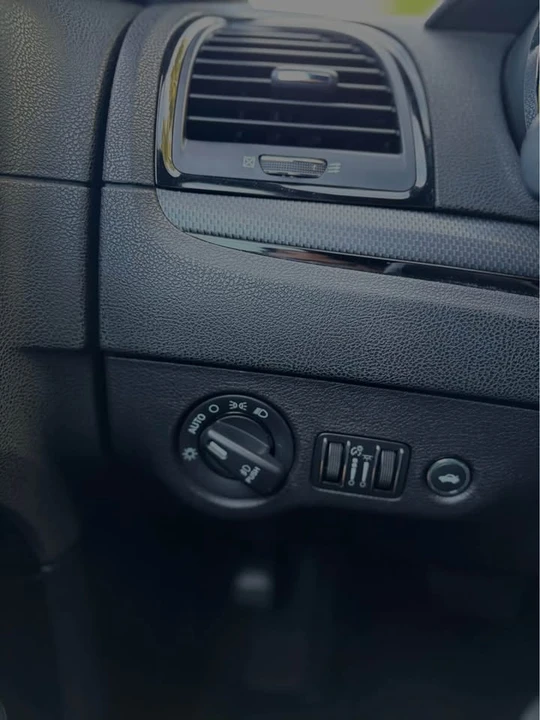 2013 Chrysler 300 (2005-2023) - Image 19 of 20