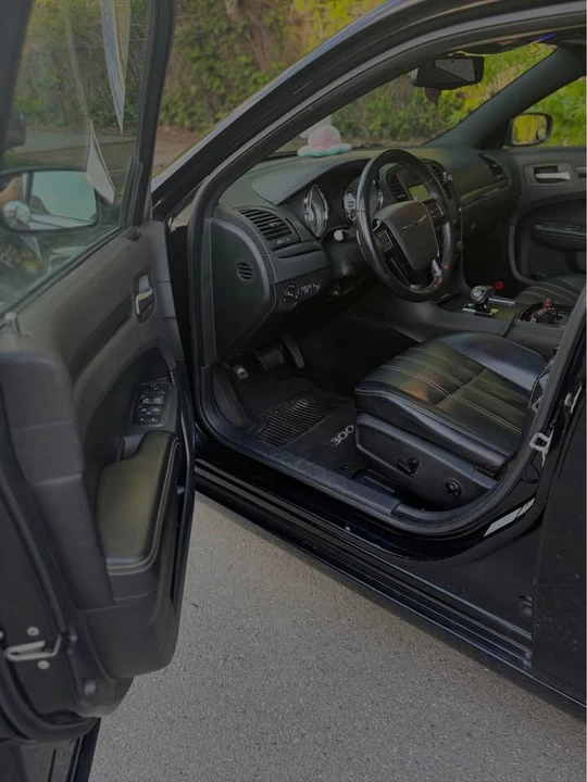 2013 Chrysler 300 (2005-2023) - Image 6 of 20