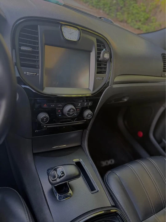 2013 Chrysler 300 (2005-2023) - Image 10 of 20