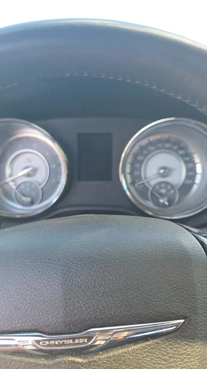 2013 Chrysler 300 (2005-2023) - Image 10 of 10