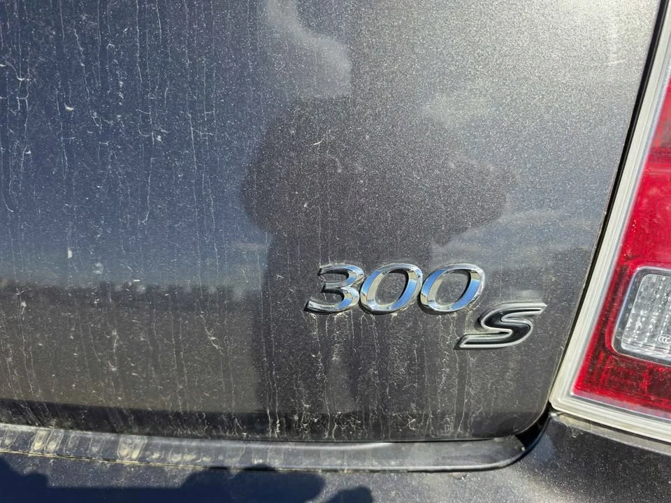 2013 Chrysler 300 (2005-2023) - Image 7 of 10
