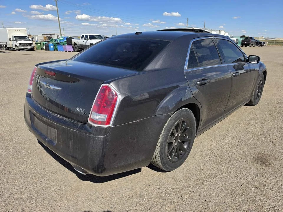 2013 Chrysler 300 (2005-2023) - Image 4 of 10