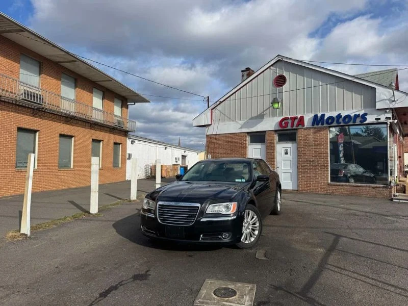 2013 Chrysler 300 (2005-2023) - Image 2 of 12