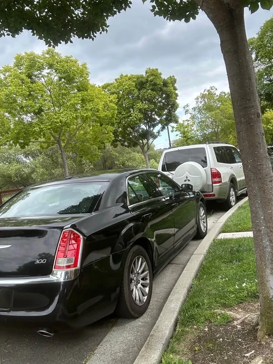 2013 Chrysler 300 (2005-2023) - Image 3 of 8