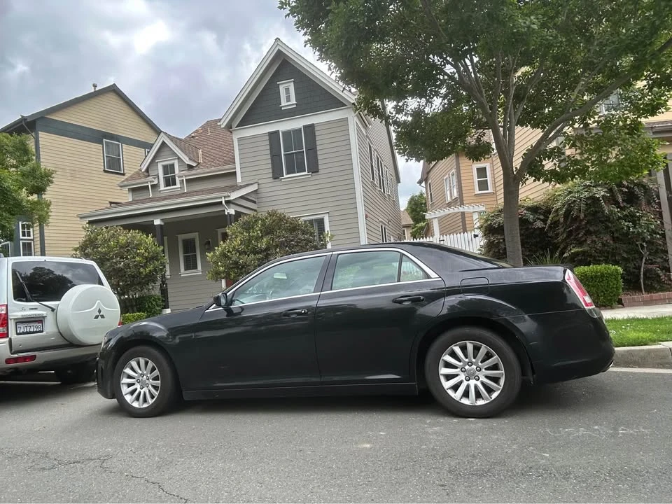 2013 Chrysler 300 (2005-2023) - Image 5 of 8